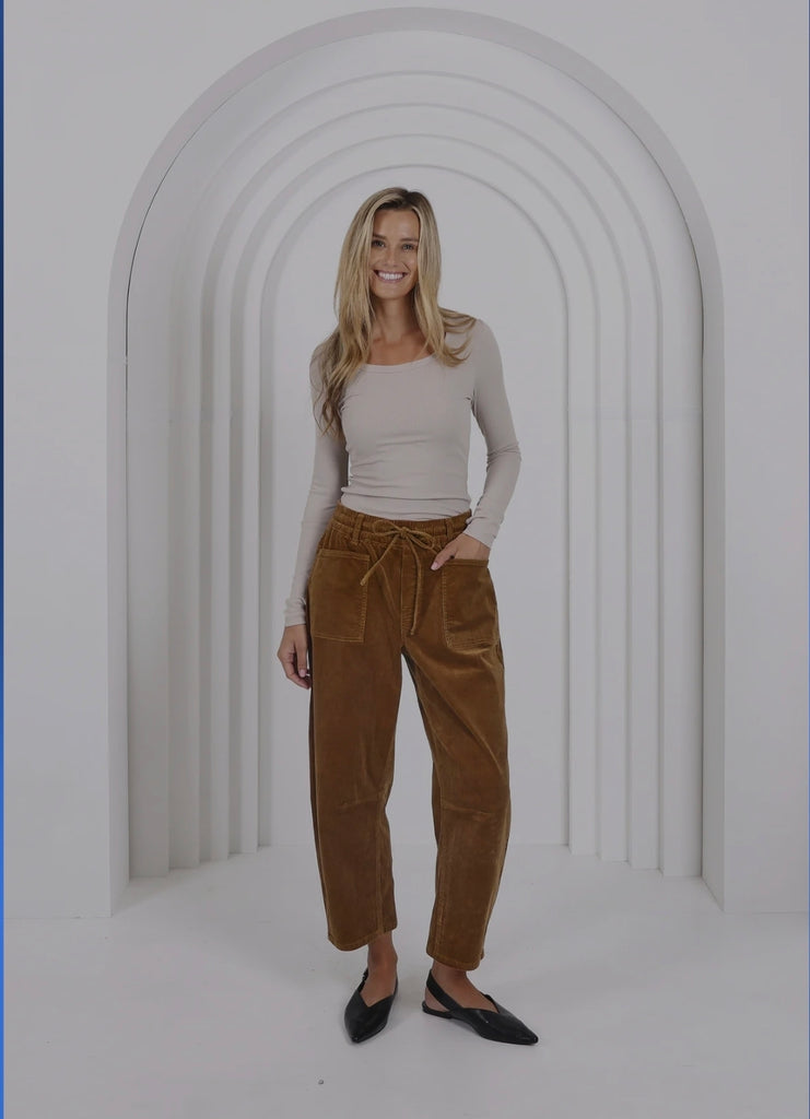 Leo Barrel Cord Jeans (Camel)