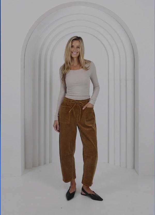 Leo Barrel Cord Jeans (Camel)