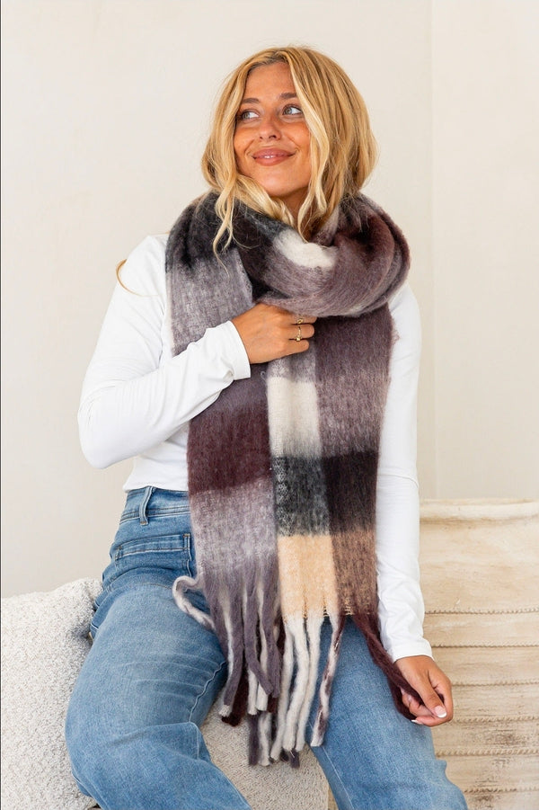 Winter Scarf (Cream Chocolate)