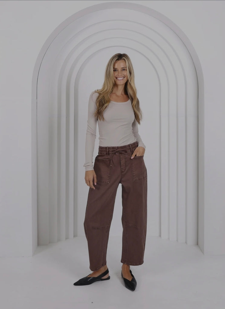 Leo Barrel Jeans (Chocolate)