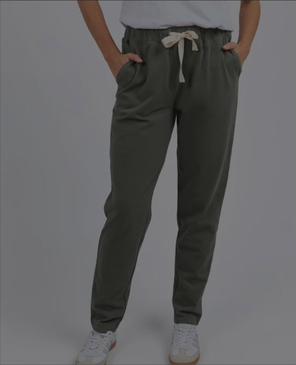 Monday Pant (Khaki)
