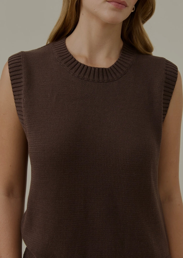 Darby Vest (Chocolate)