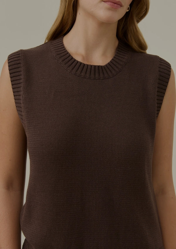 Darby Vest (Chocolate)